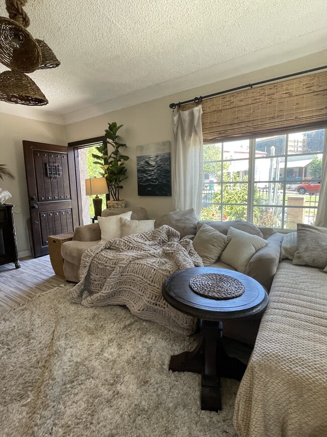 Living Room - 3010 Del Monte Dr House