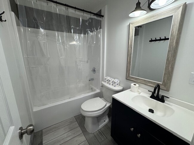 Photo - 1032 Moseley Dr Apartment Unit 1034