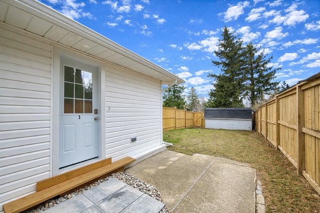 Photo - 25 Meadowbrook Crescent