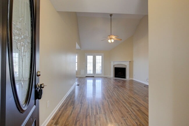 Photo - 3 bed 2 bath in the heart of St. B.  Fresh Paint.  Clean and Ready for You.