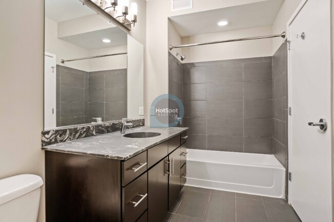 Photo - 602 W Washington Blvd