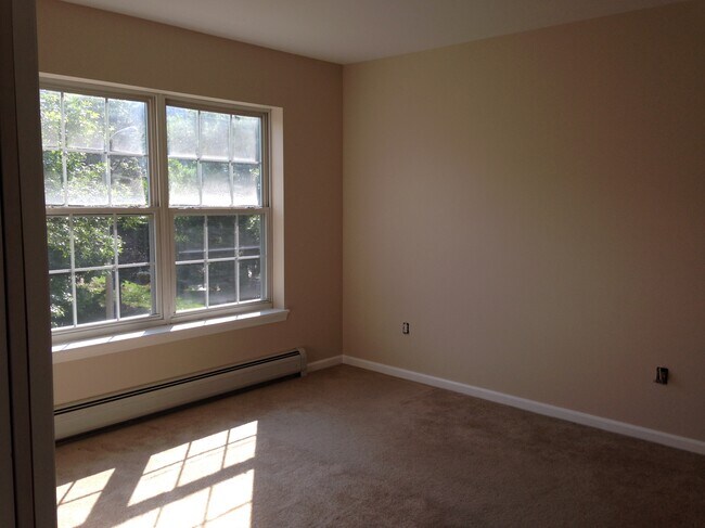 Bedroom 1 - 295 Hildred Dr Unit 295 Hildred Drive