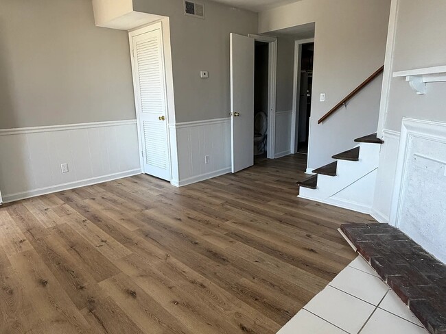 Photo - 329 Cedarcreek Dr Unit A