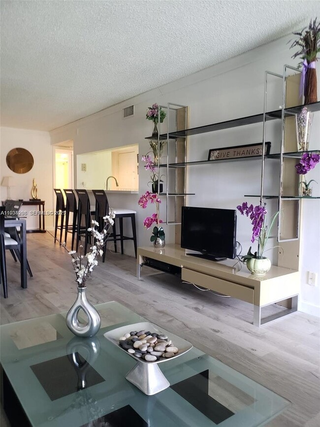 Building Photo - 4500 NW 99th Ct Unit 204-5