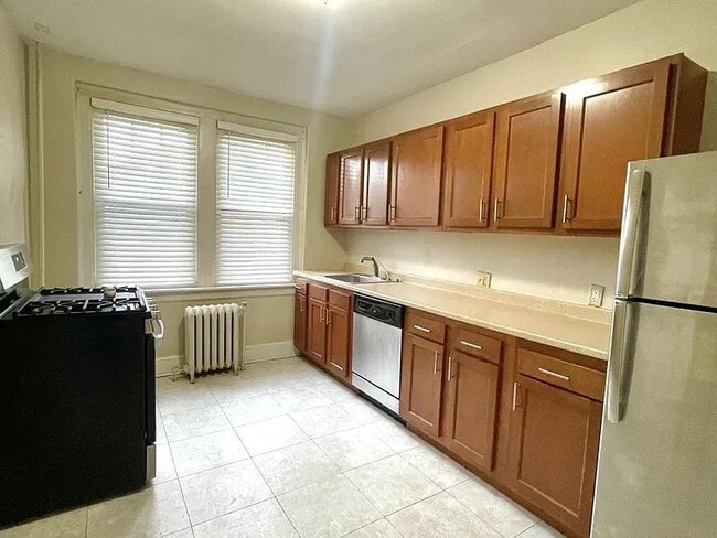 Photo - 405 Main St Unit #4