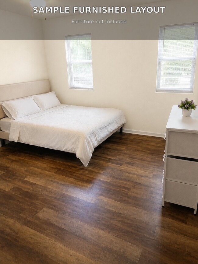 Photo - 547 W 28th St