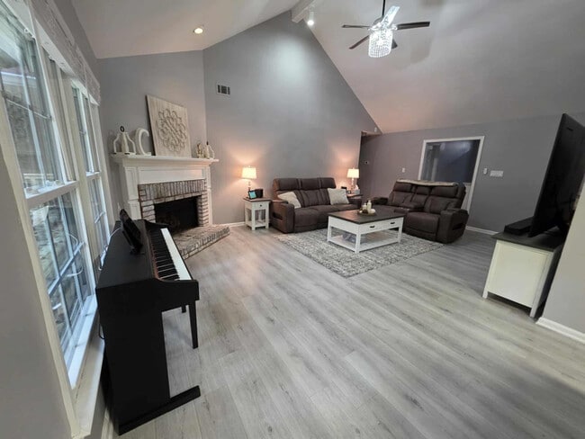 Photo - 1211 Fern Hollow Dr