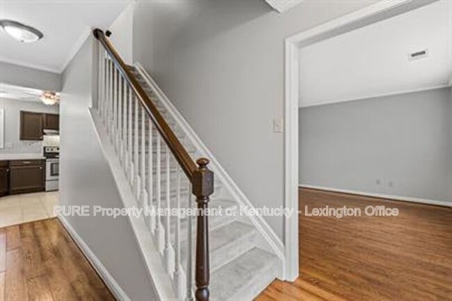 Photo - 872 Burkewood Dr