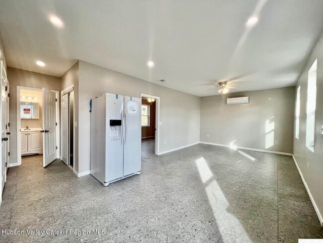 Photo - 555 Green Lake Rd