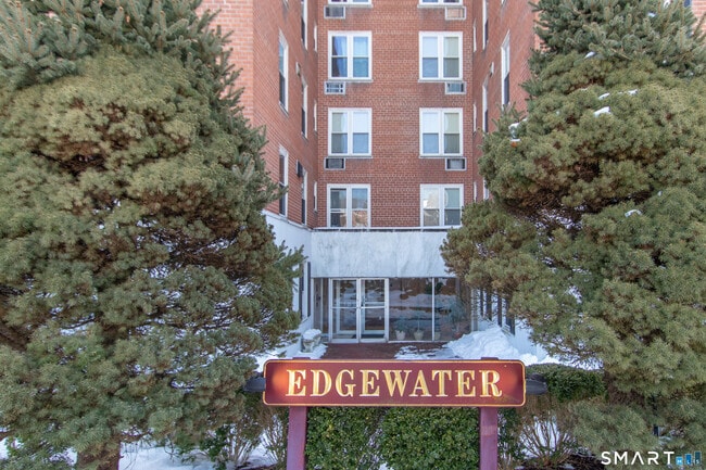 Building Photo - 7 4th St Unit APT 3H