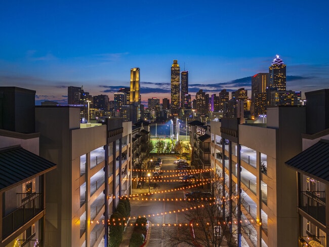 Building Photo - The Lookout O4W