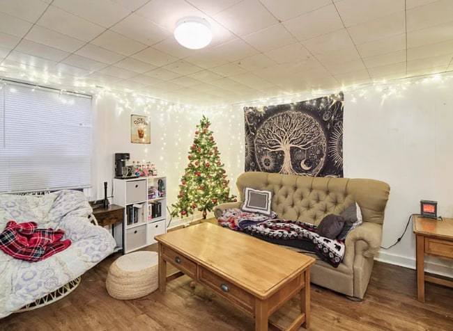 Photo - 720 E Ludington Ave