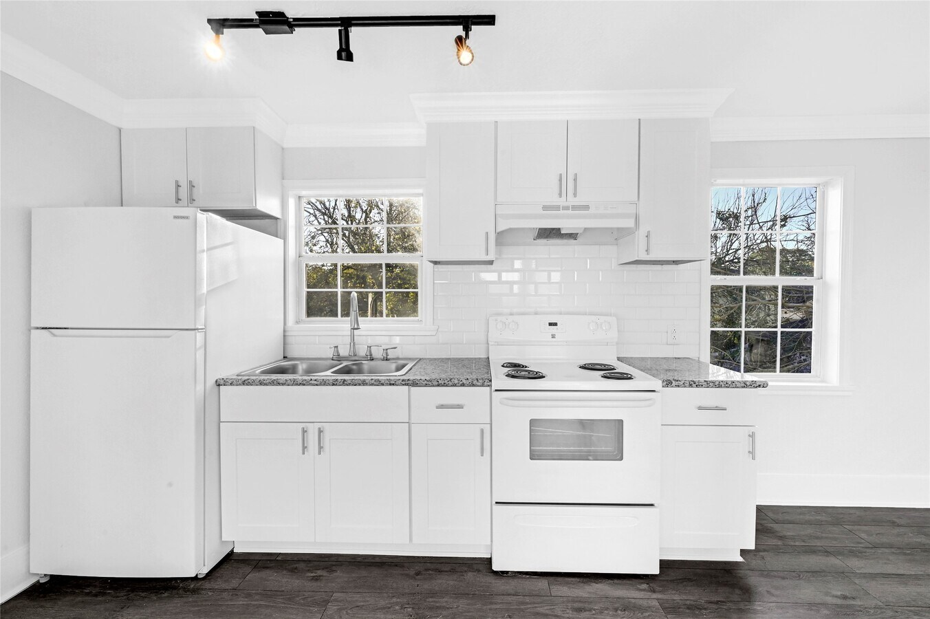 Photo - 1633 Fourcade St Unidad C