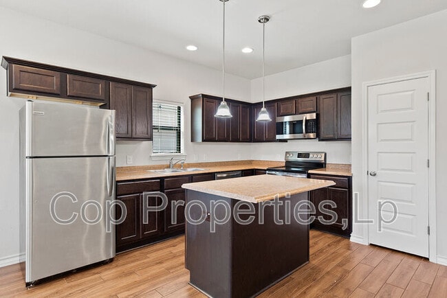 Photo - 1314 Garden Dusk