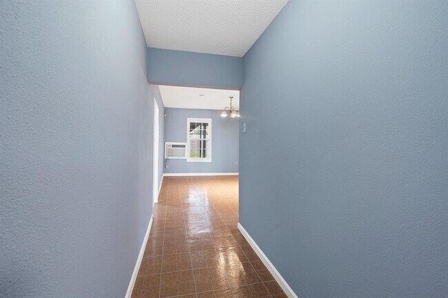 Photo - 3518 Sampson St Unidad A