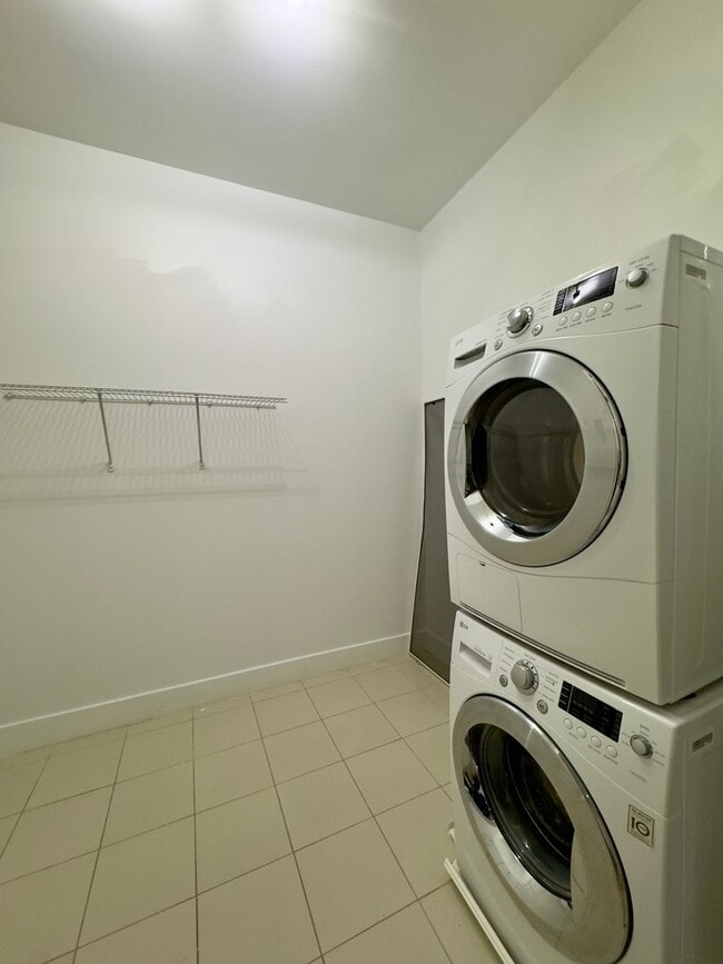 Photo - Cathedral St 300