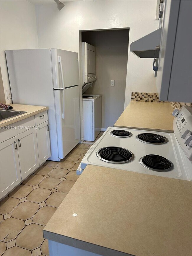 Photo - 1525 Sandpiper Blvd