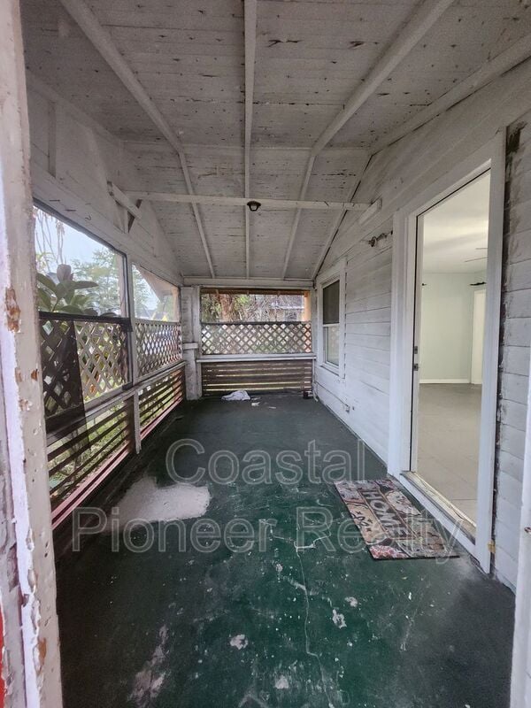 Photo - 701 Newton Ave S
