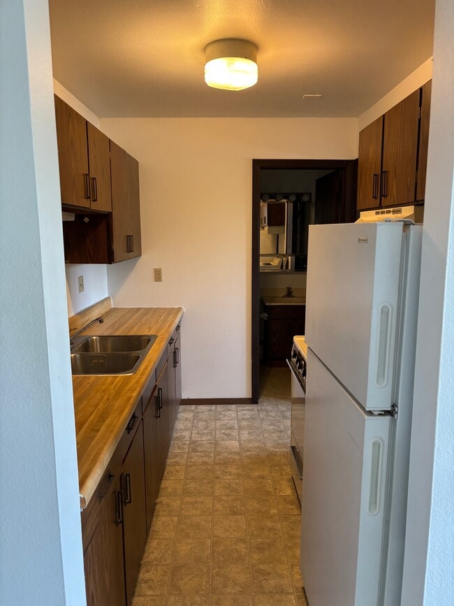 Building Photo - 4404 Markle Rd Unit 1