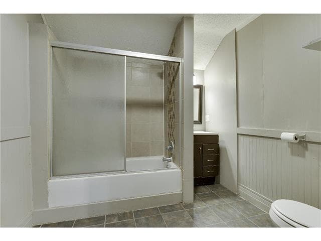 Photo - Large 5 Bedroom 2 Bathroom Home in Saint Paul!!