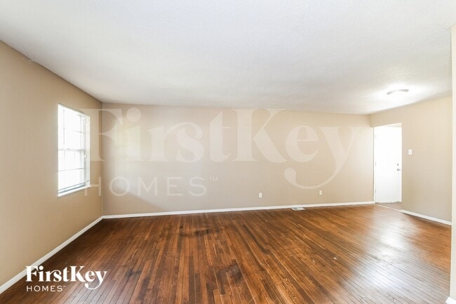 2030 E Humes Ln