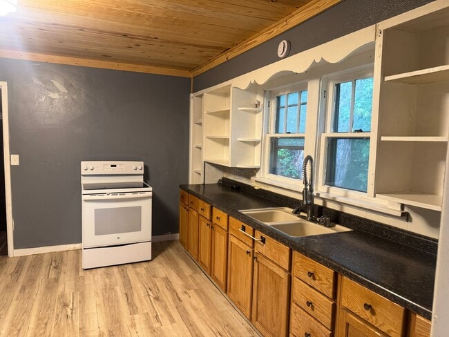 Photo - 3515 S 11th Street Rd