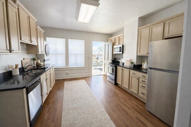 Photo - 129 Talbot Ave Unit 103