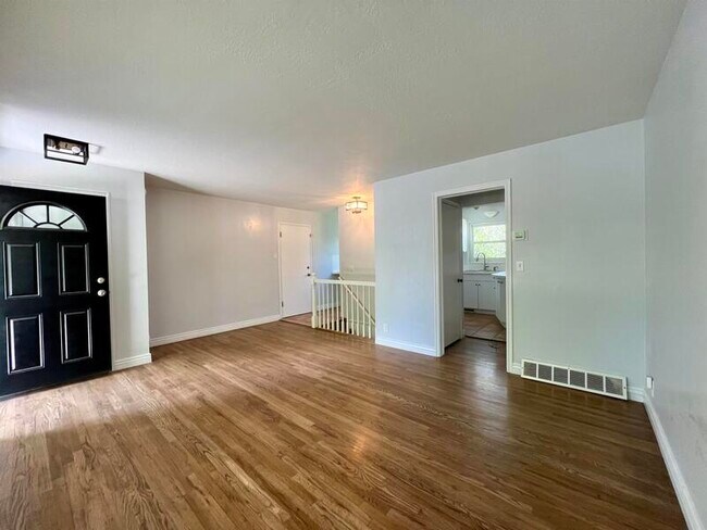 Photo - 3380 S Santa Rosa Ave