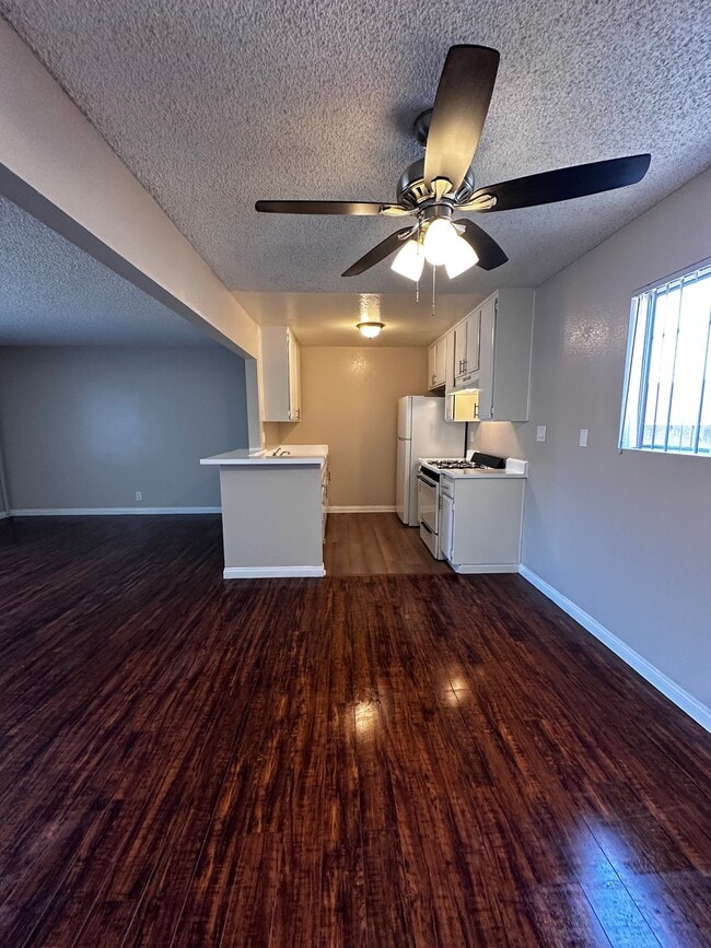 Photo - 5130 N Glendora Ave Unidad 3