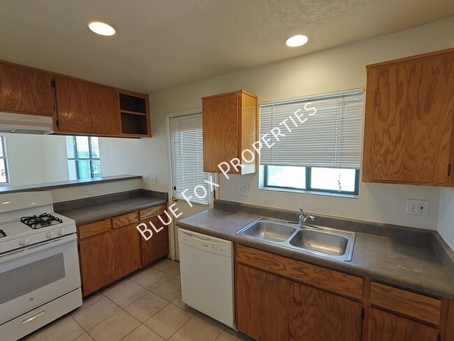 Photo - 3318 E Bellevue St