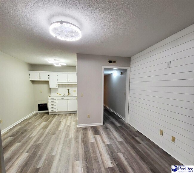 Photo - 307 W Rollins St