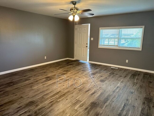 Photo - 825 S Cherokee St