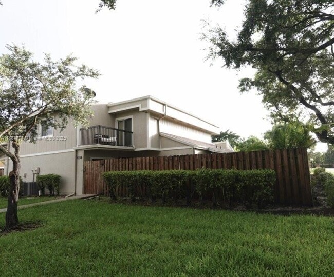 Building Photo - 702 Commodore Dr Rental