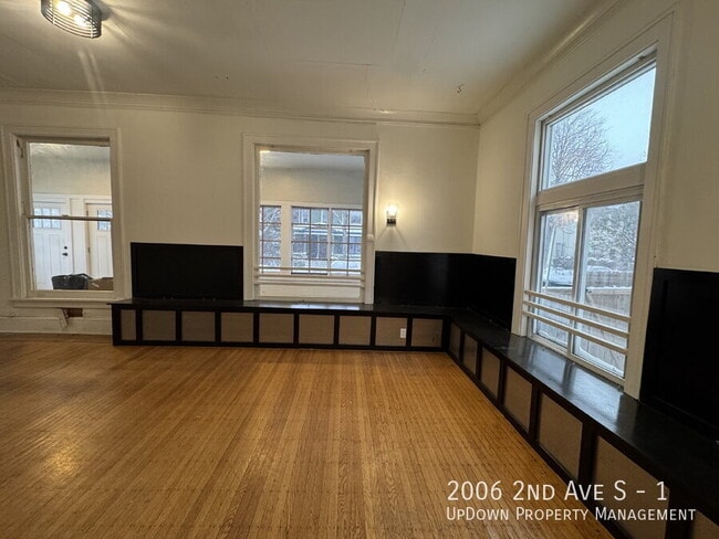 Photo - 2006 2nd Ave S Unit 1