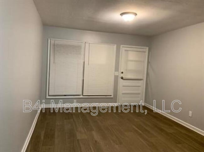 Photo - 324 Mays Ave