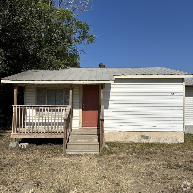 Building Photo - 1321 Harris Hill Rd Rental