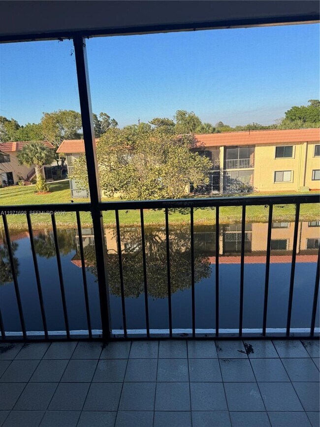 Photo - 200 Lakeview Dr Unit 313