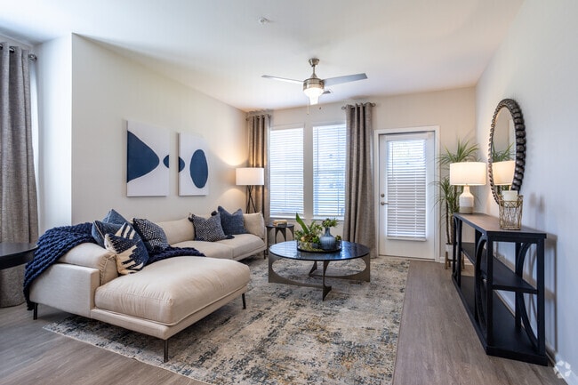 1BR, 1BA - 838 SF