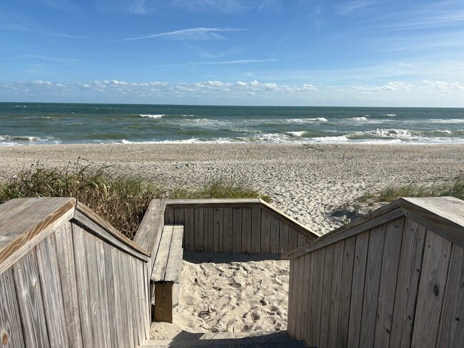 Photo - 562 Carousel Ln