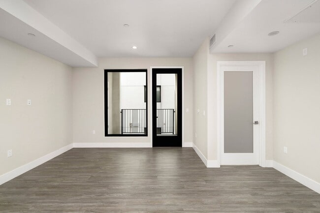 Photo - 5550 Bonner Ave Unidad 205