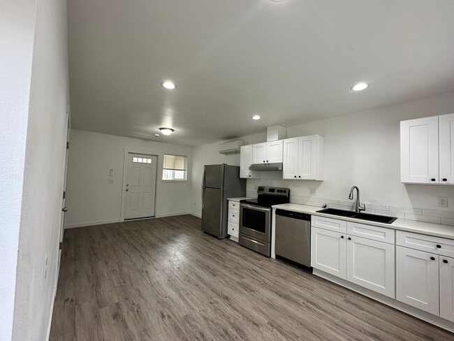 Photo - 815 SW 8th St