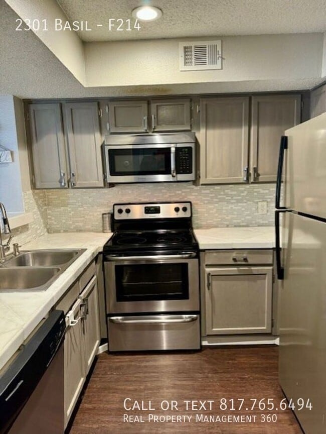 Photo - 2301 Basil-F214