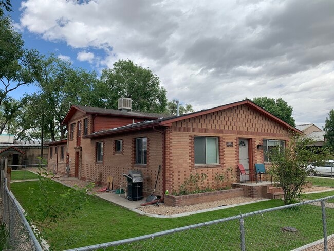 Building Photo - 203 S Mesa St Unit A Rental