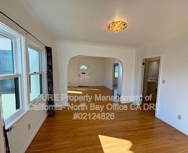 Photo - 400 Upham St