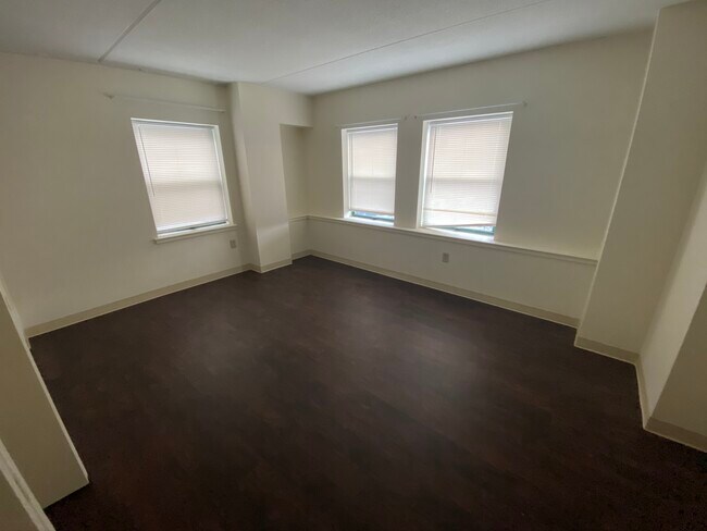 Photo - 106 Peterborough St