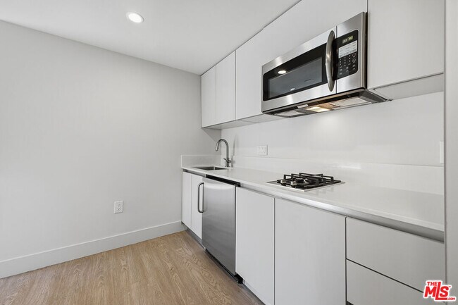 Photo - 11837 Mayfield Ave Unit 106