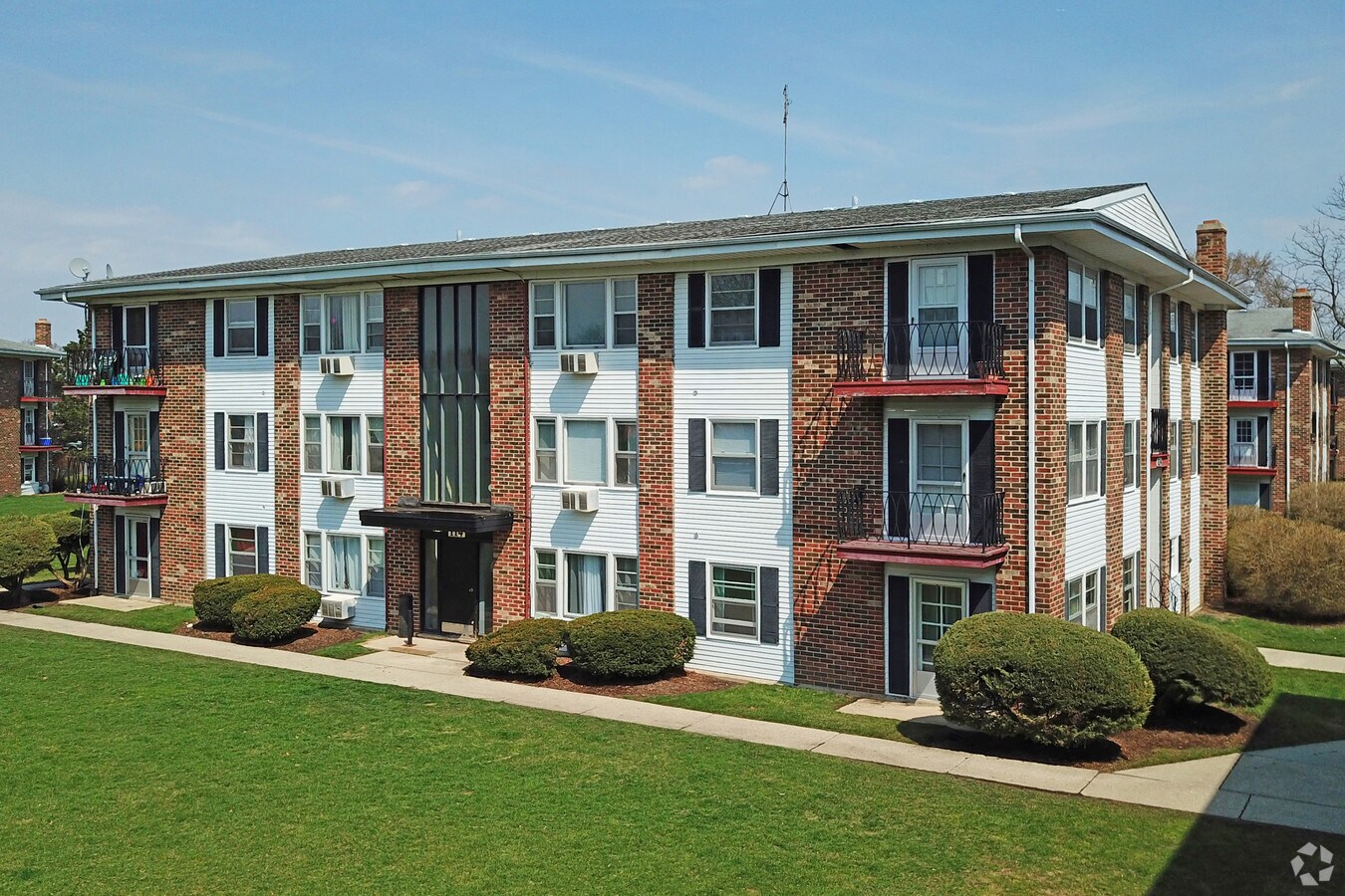 Meadowdale Apartments For Rent In Carpentersville Il Forrent Com