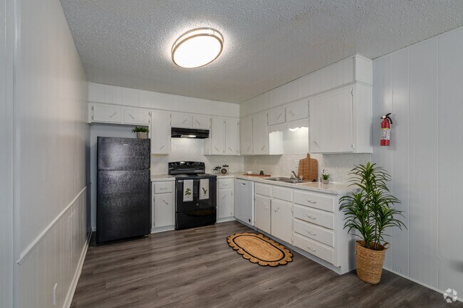 2BR, 1BA - 720 - Kitchen