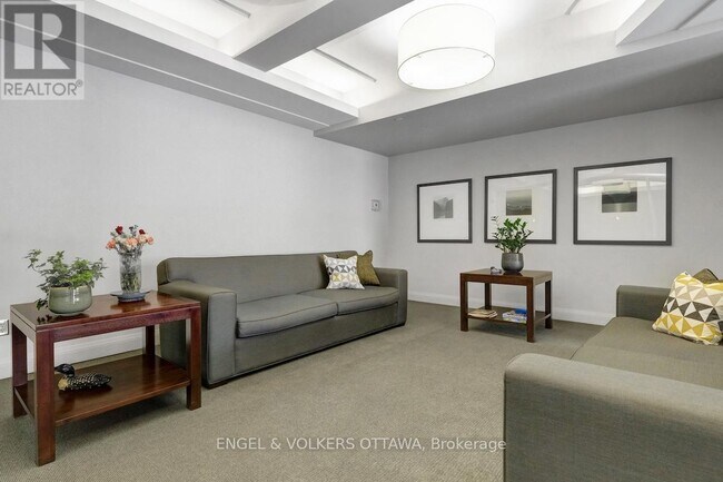 Photo - 295 MacKay St Unité 204