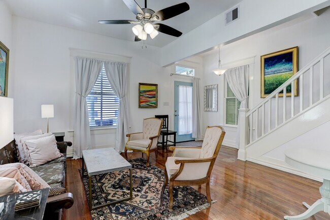 Building Photo - 1221 Sealy Ave Rental